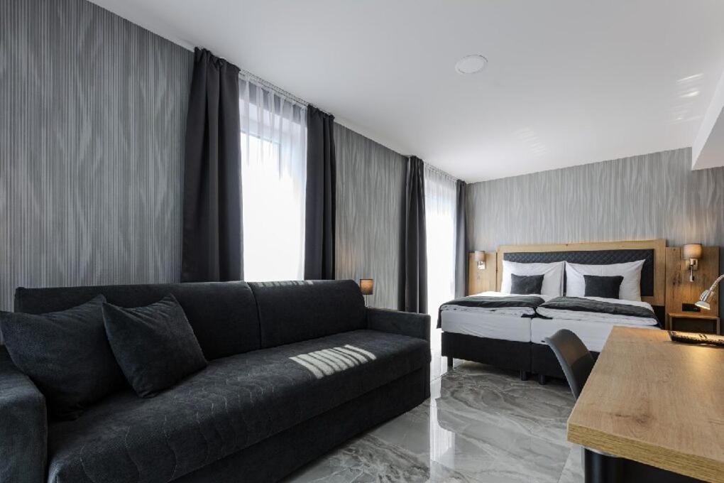 Hotel Triska Brandýs nad Labem-Stará Boleslav エクステリア 写真