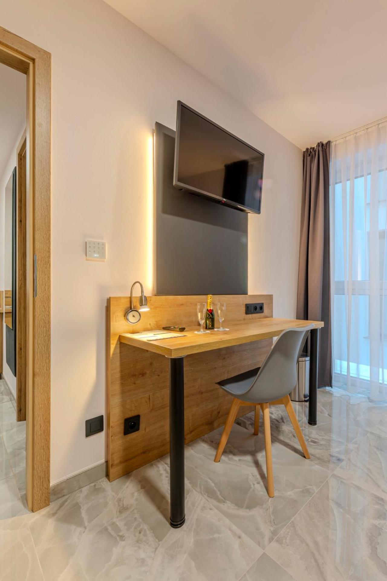 Hotel Triska Brandýs nad Labem-Stará Boleslav エクステリア 写真